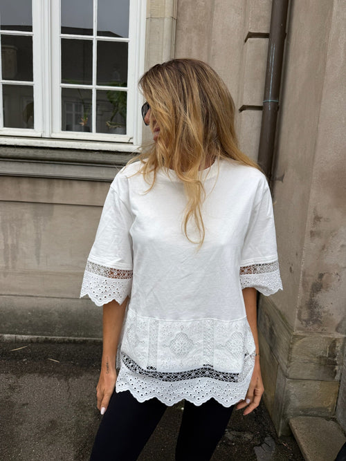 Liva Lace T-Shirt – White