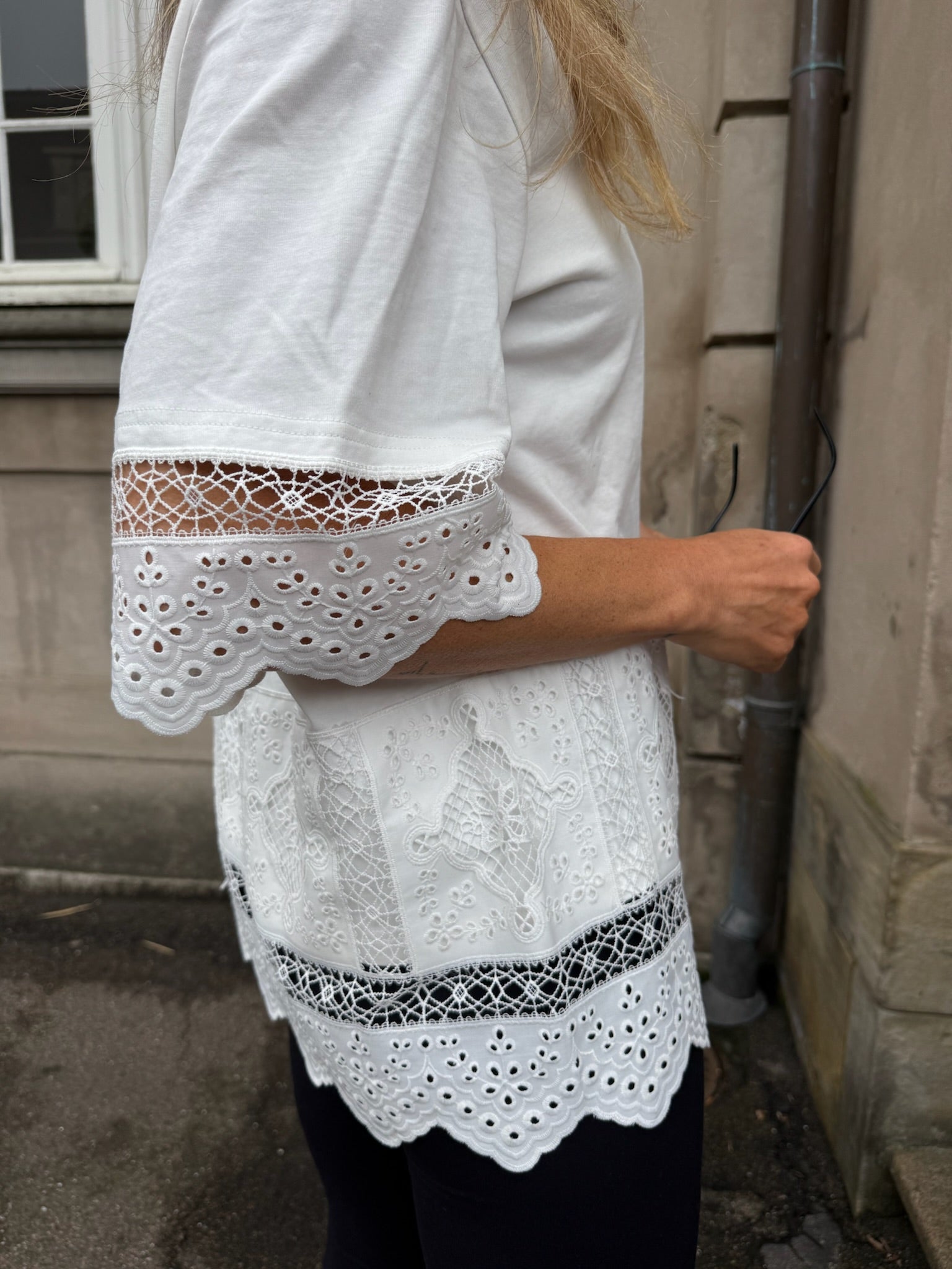 Liva Lace T-Shirt – White