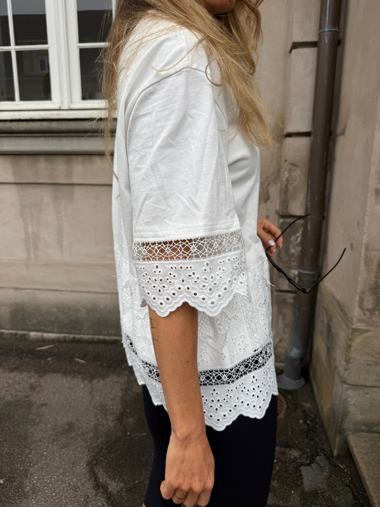 Liva Lace T-Shirt – White