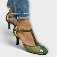 Patchwork Décolleté with T-Strap and Closed Toe